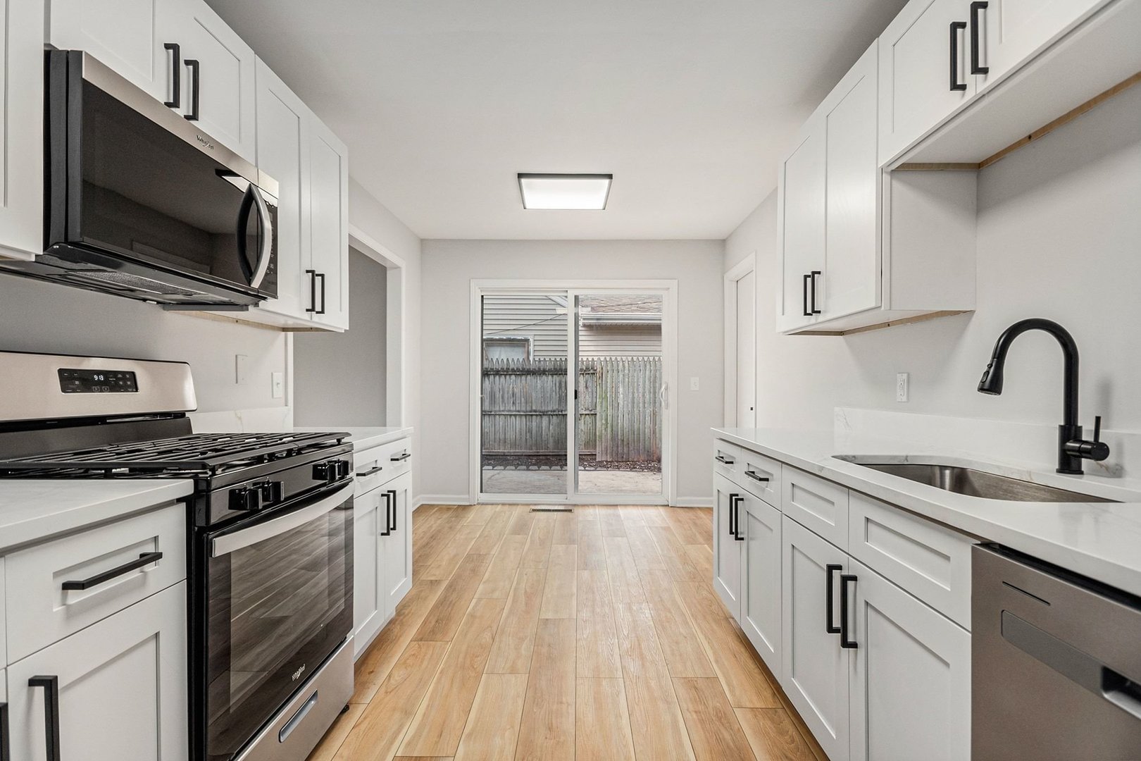 122 Longbeach Road, Montgomery, IL 60538