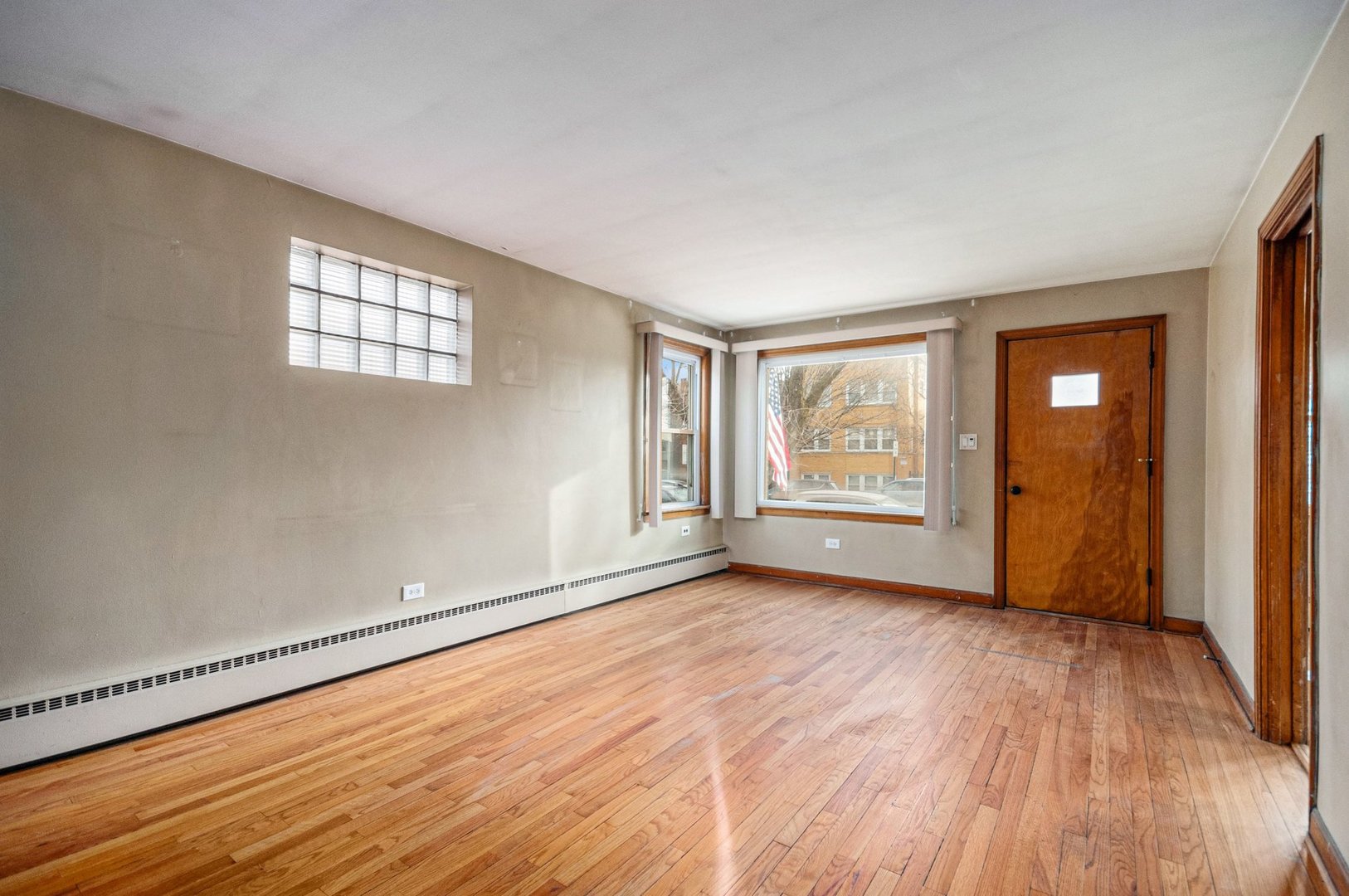 3232 N Narragansett Avenue, Chicago, IL 60634