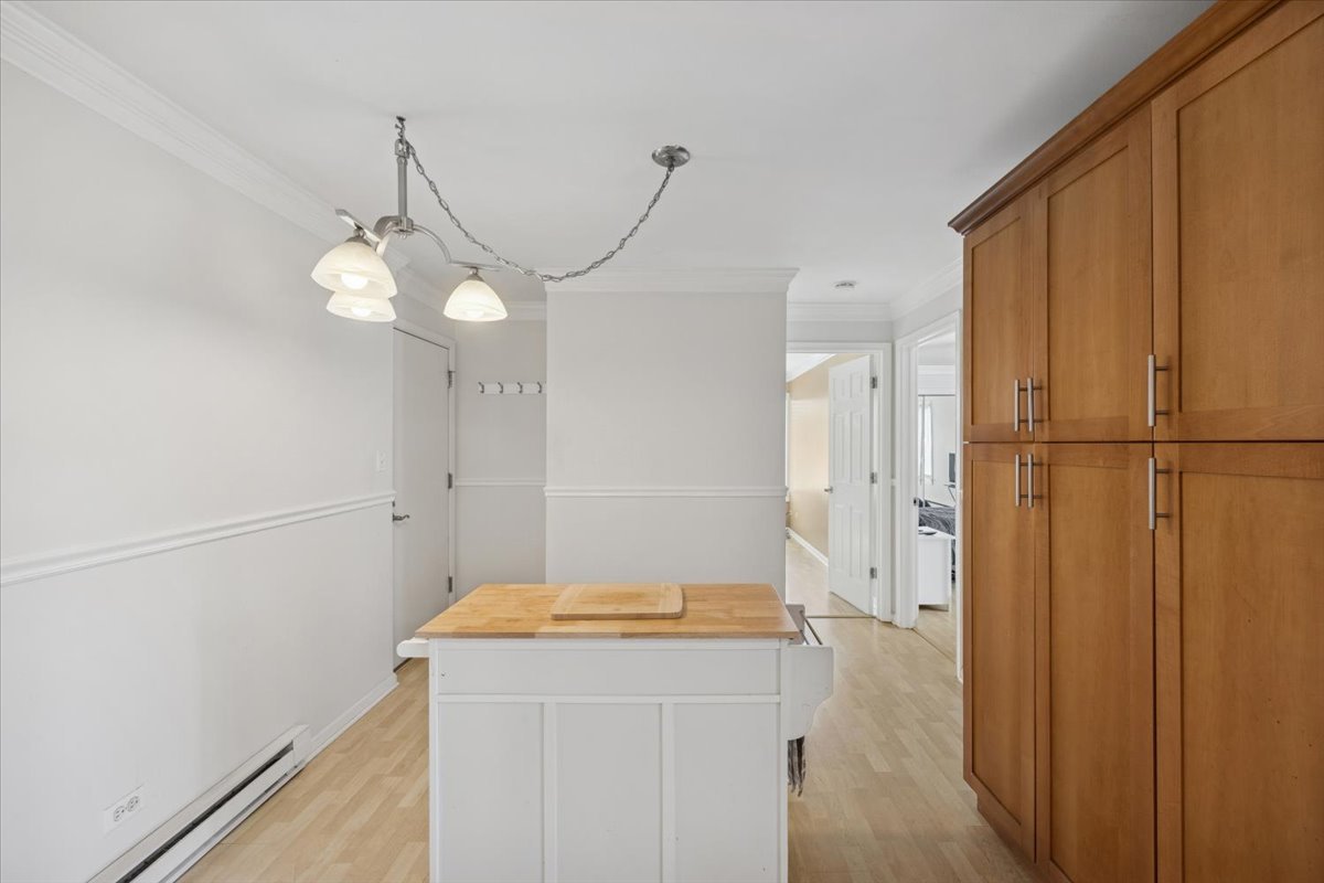 15822 Terrace Drive #R02, Oak Forest, IL 60452