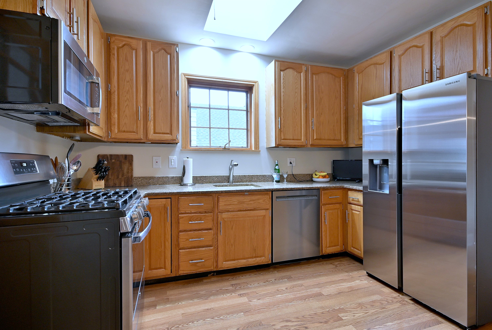 225 S Fairview Avenue, Elmhurst, IL 60126