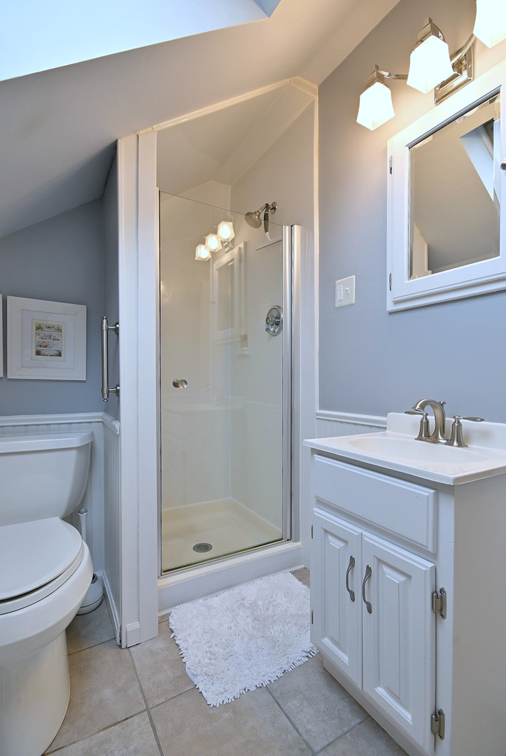 225 S Fairview Avenue, Elmhurst, IL 60126