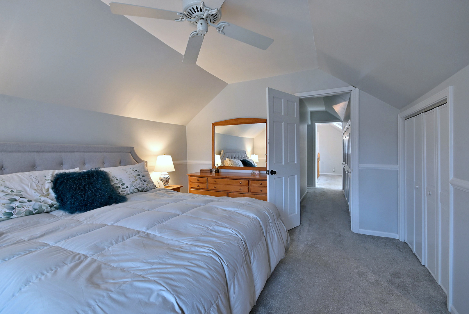 225 S Fairview Avenue, Elmhurst, IL 60126