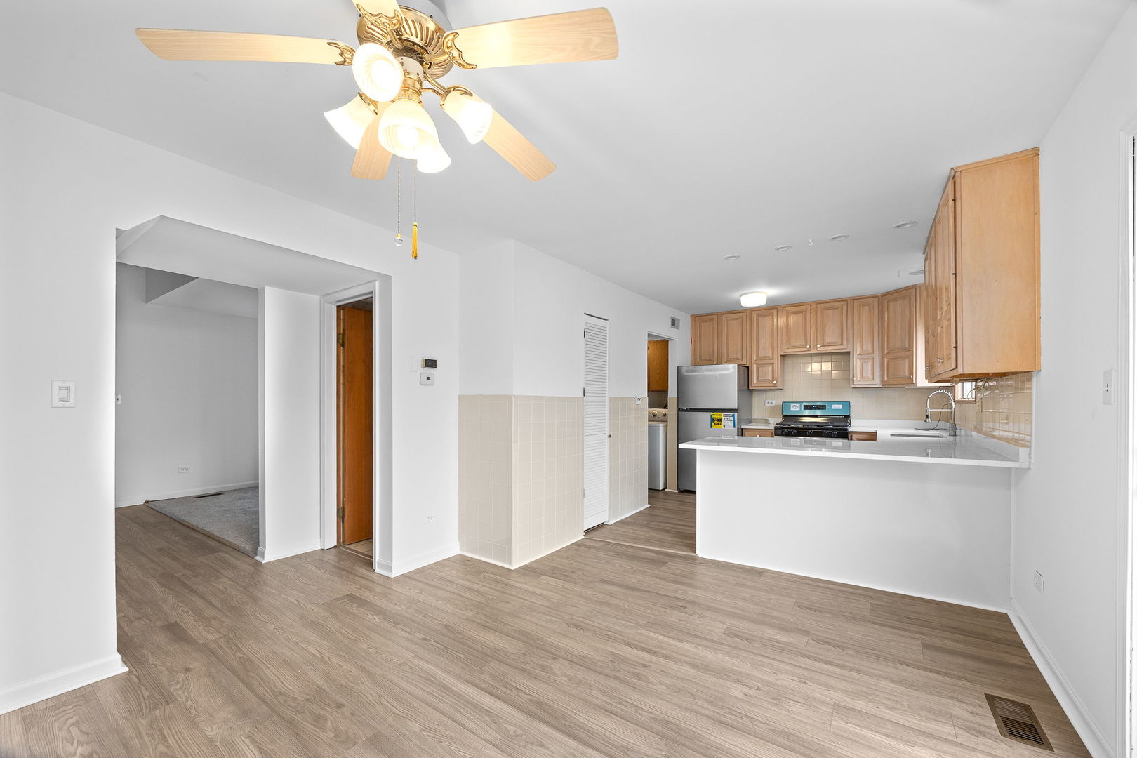 1 Scarlet Hawthorne Court, Woodridge, IL 60517