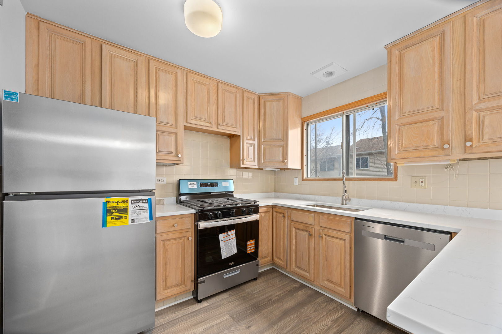 1 Scarlet Hawthorne Court, Woodridge, IL 60517