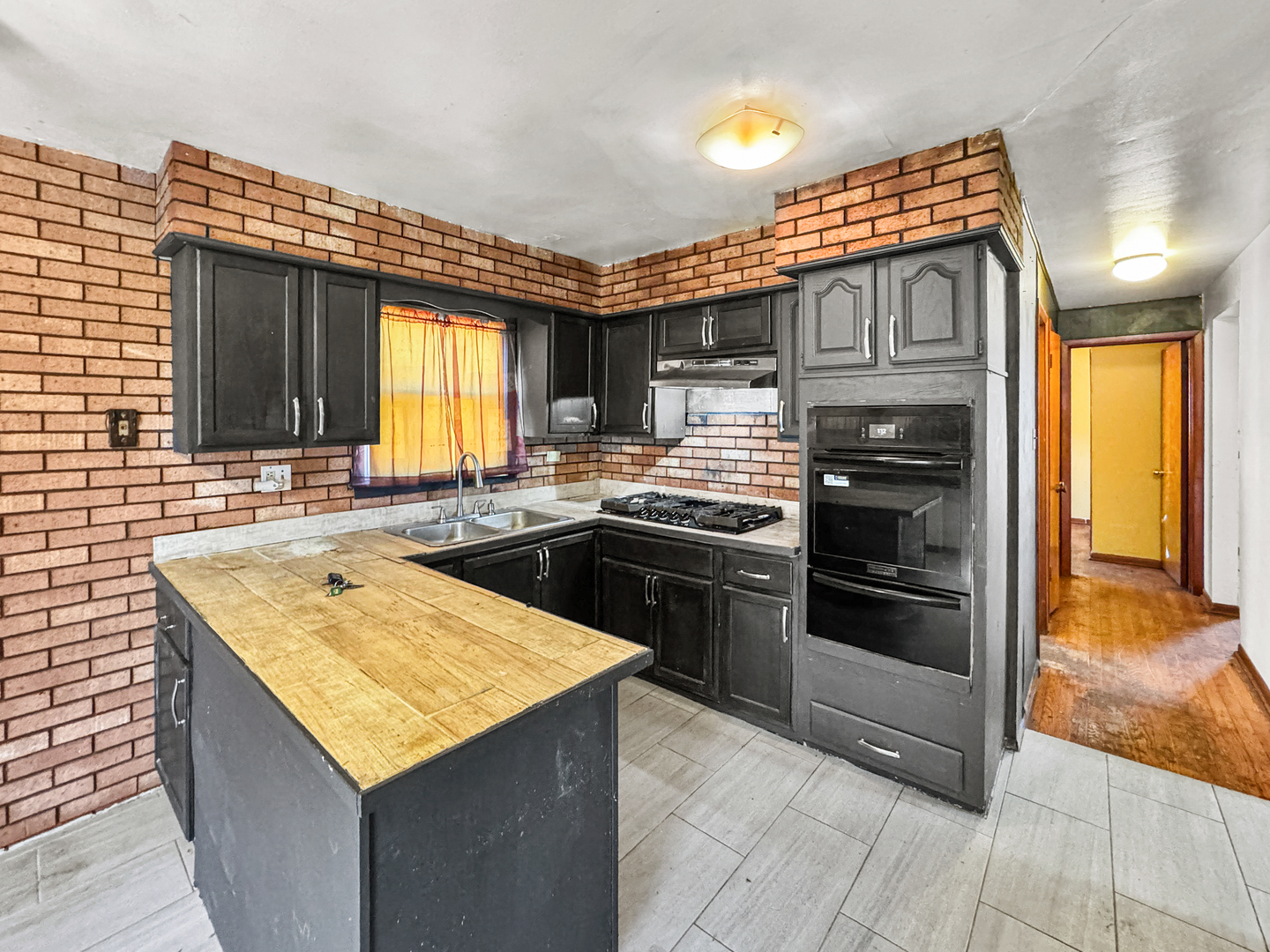 12326 S Indiana Avenue, Chicago, IL 60628