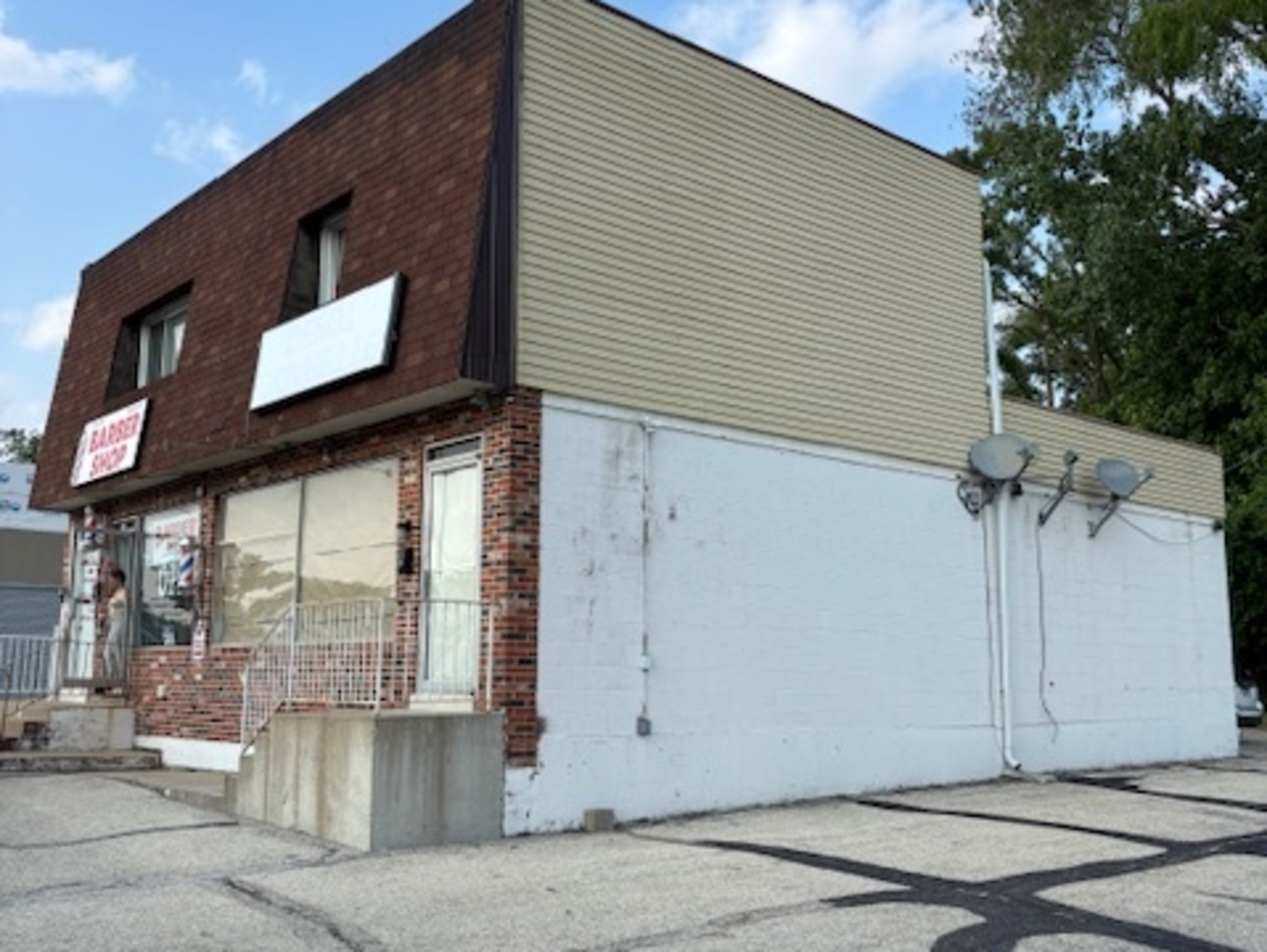 21 S US Highway 12 Highway, Fox Lake, IL 60020