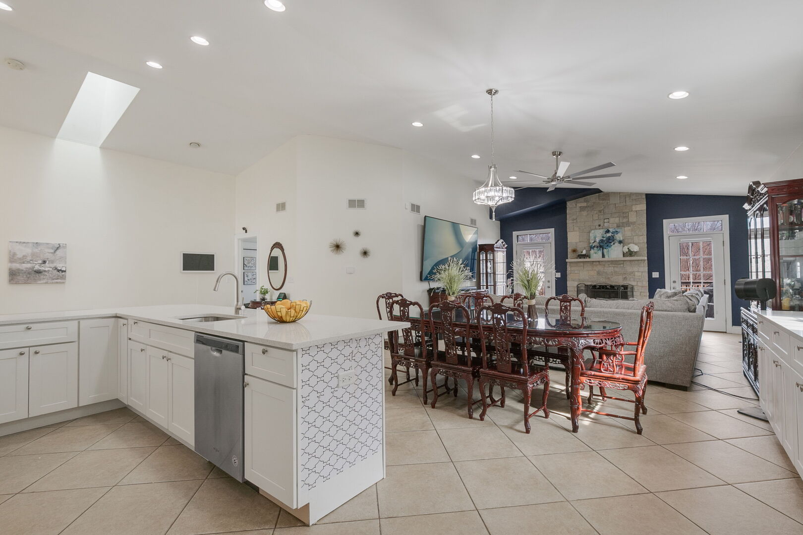 1713 Gilboa Avenue, Zion, IL 60099