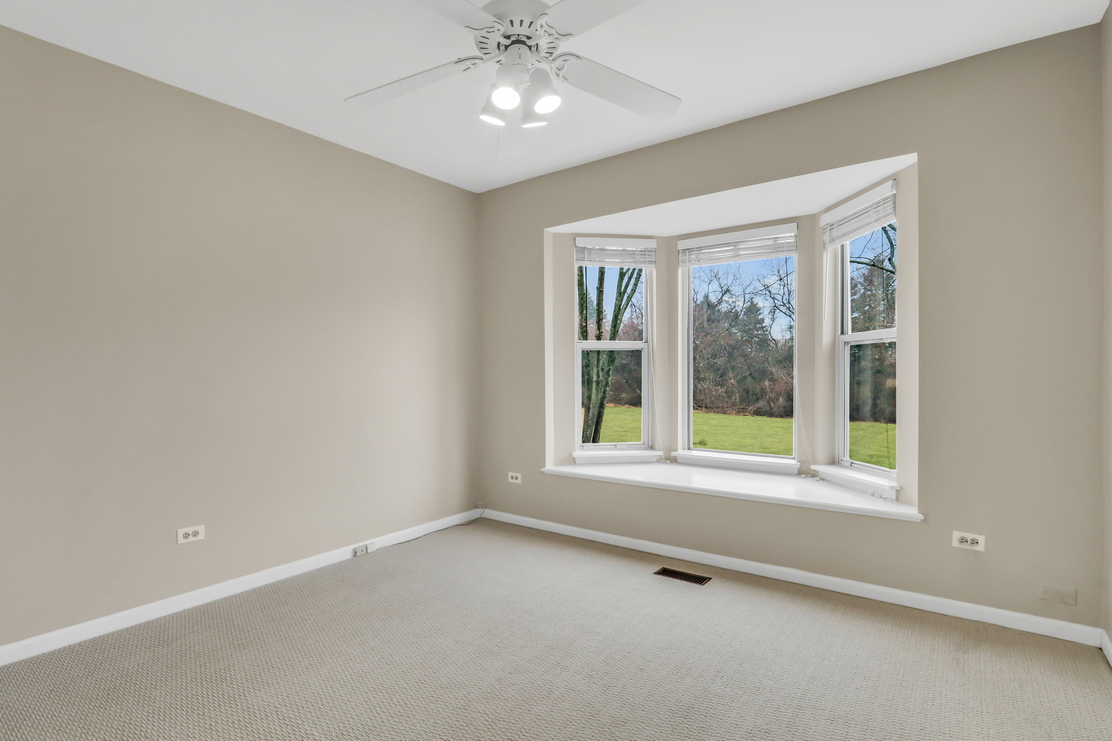 1824 Princeton Court, Gurnee, IL 60031