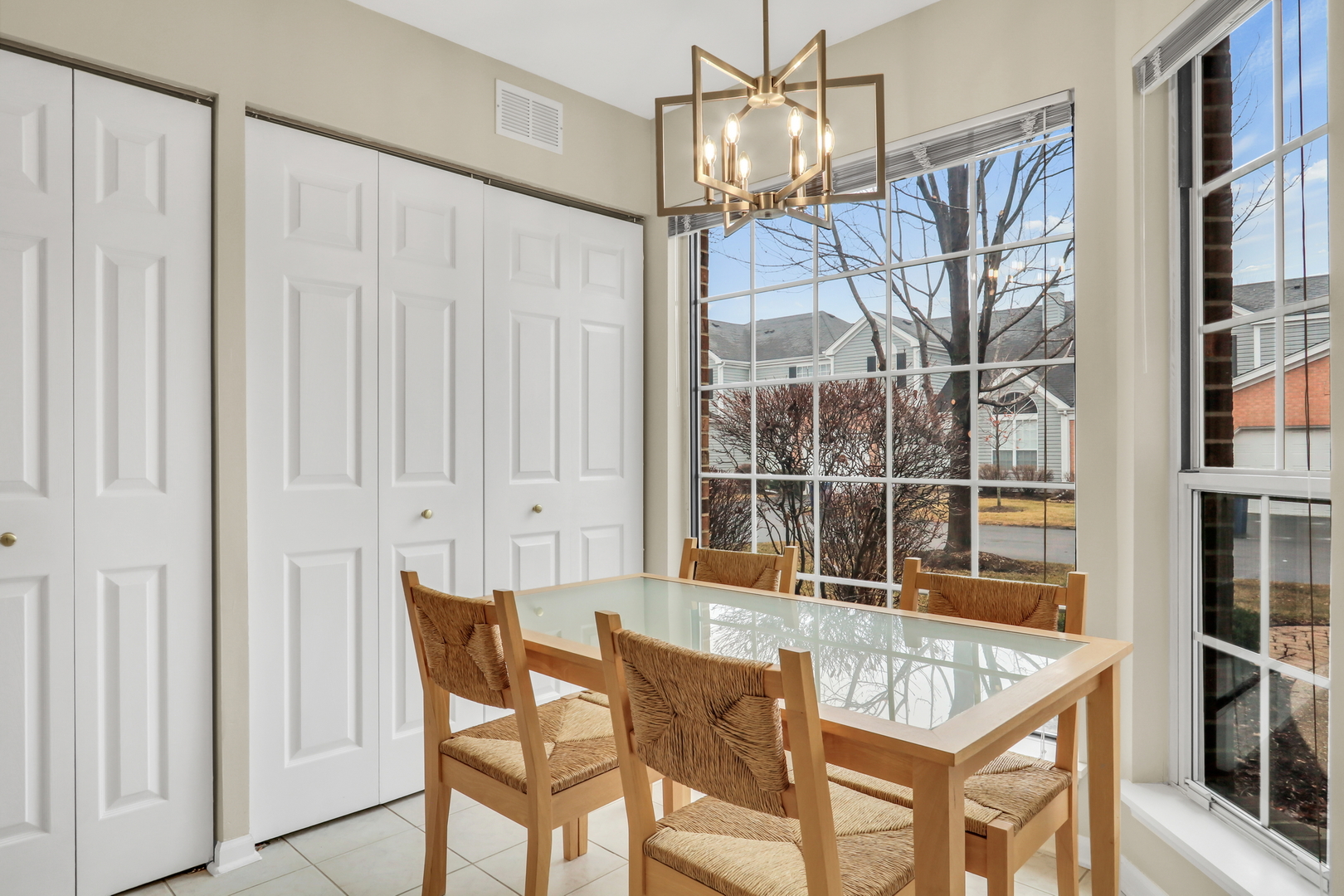 1824 Princeton Court, Gurnee, IL 60031