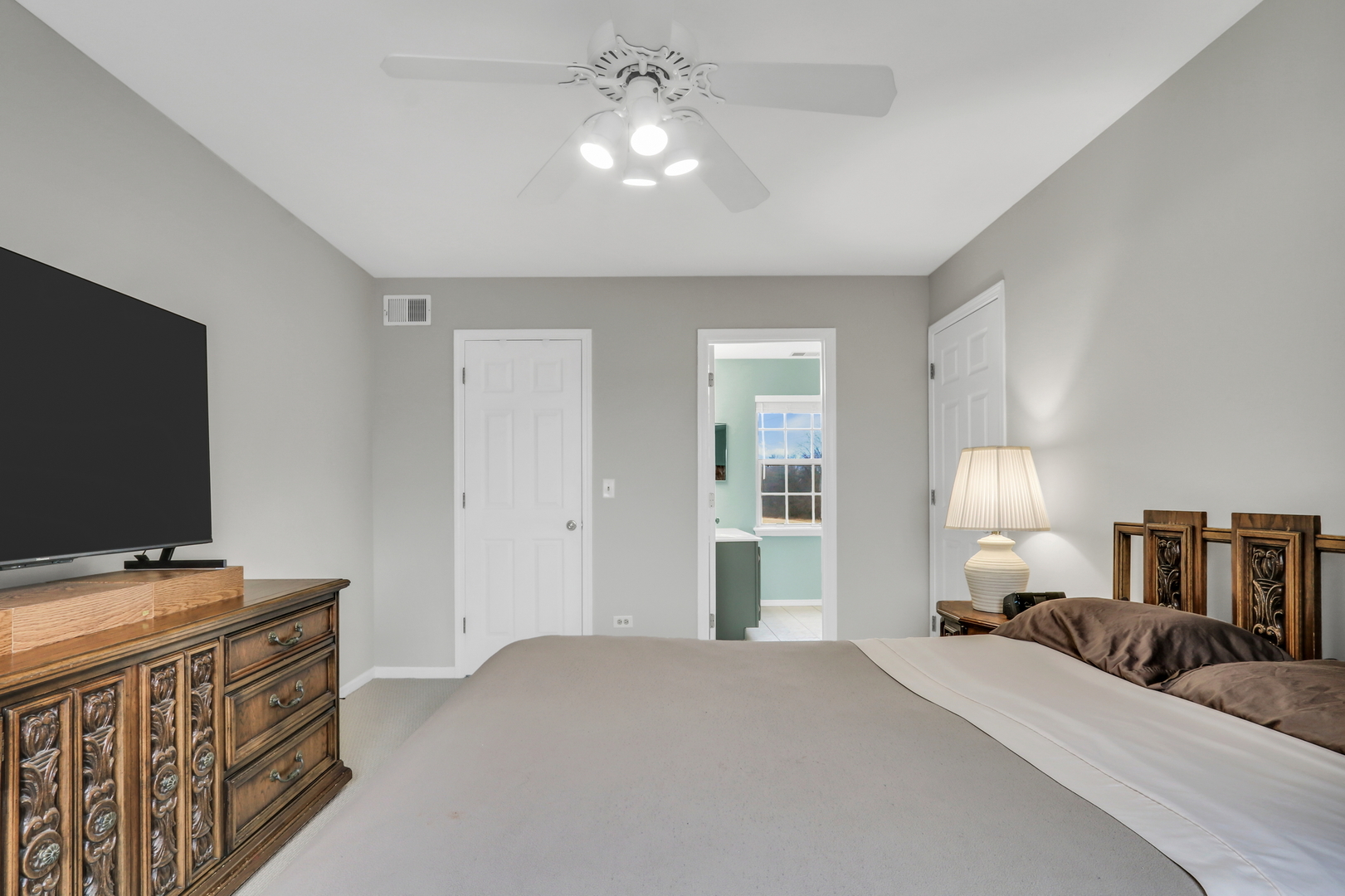 1824 Princeton Court, Gurnee, IL 60031