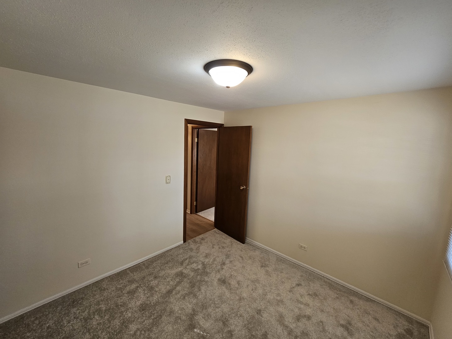 1828 Cannon Court, Schaumburg, IL 60193