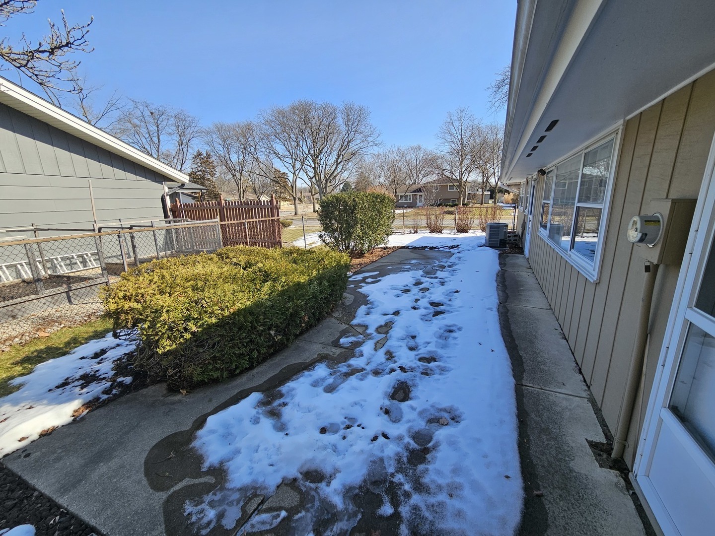 1828 Cannon Court, Schaumburg, IL 60193