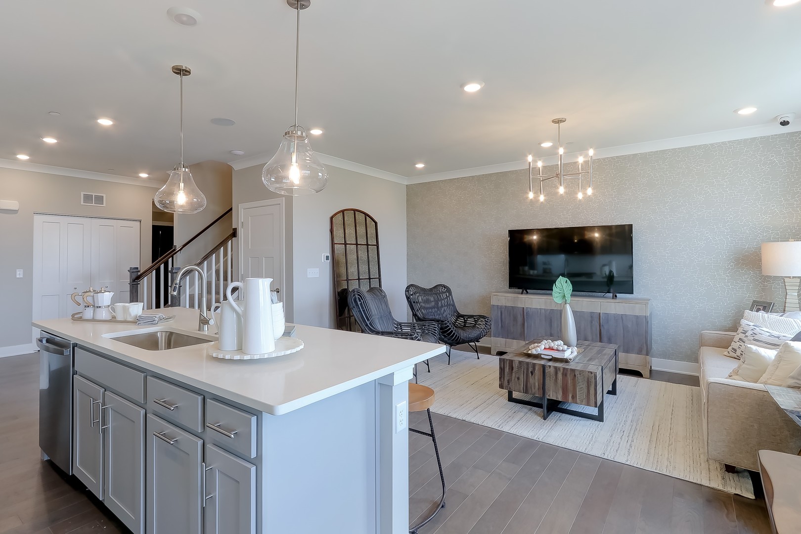 8541 Chadwick Court, Woodridge, IL 60517