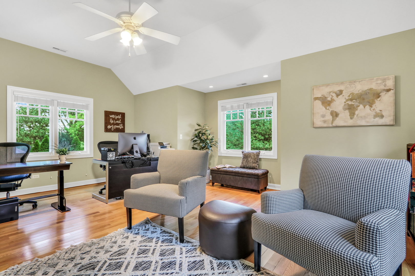 5684 Wolf Road, Western Springs, IL 60558