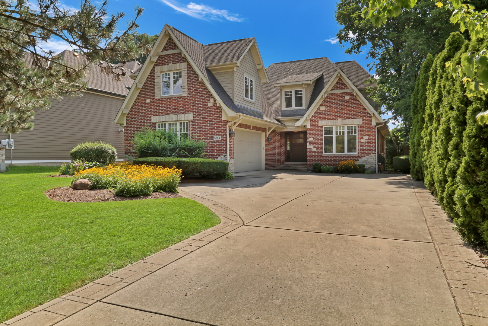 5684 Wolf Road, Western Springs, IL 60558