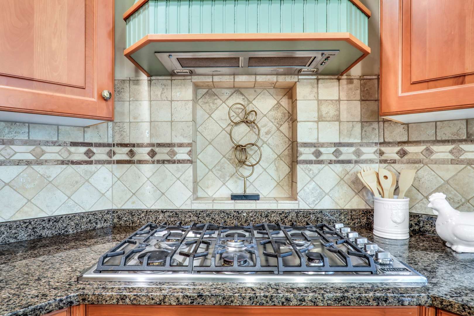 5684 Wolf Road, Western Springs, IL 60558