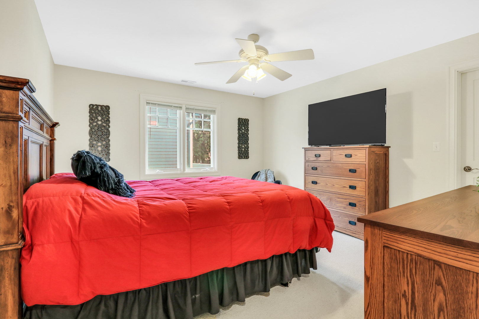 5684 Wolf Road, Western Springs, IL 60558