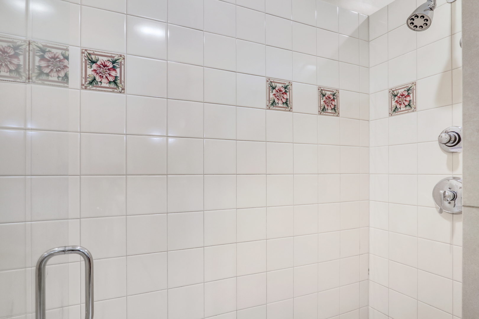 5684 Wolf Road, Western Springs, IL 60558