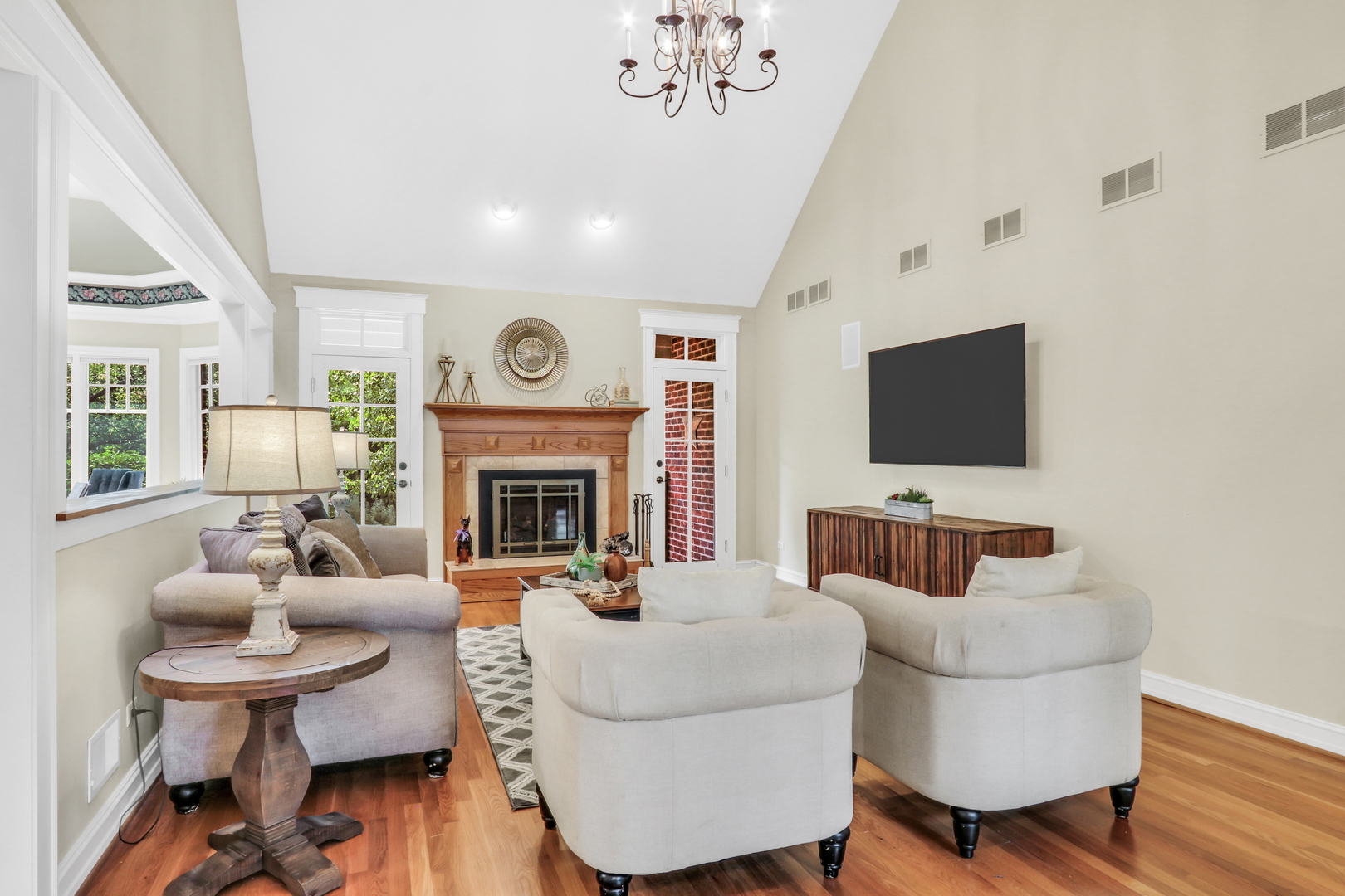 5684 Wolf Road, Western Springs, IL 60558