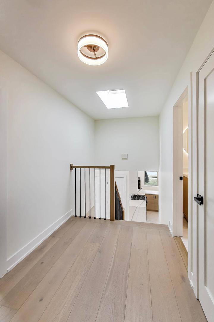 909 S Waverly Place, Mount Prospect, IL 60056