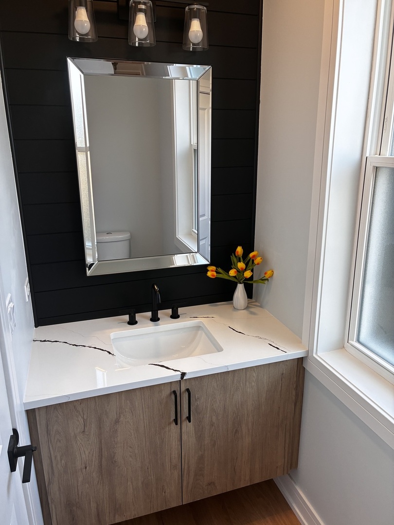 3755 N Odell Avenue, Chicago, IL 60634