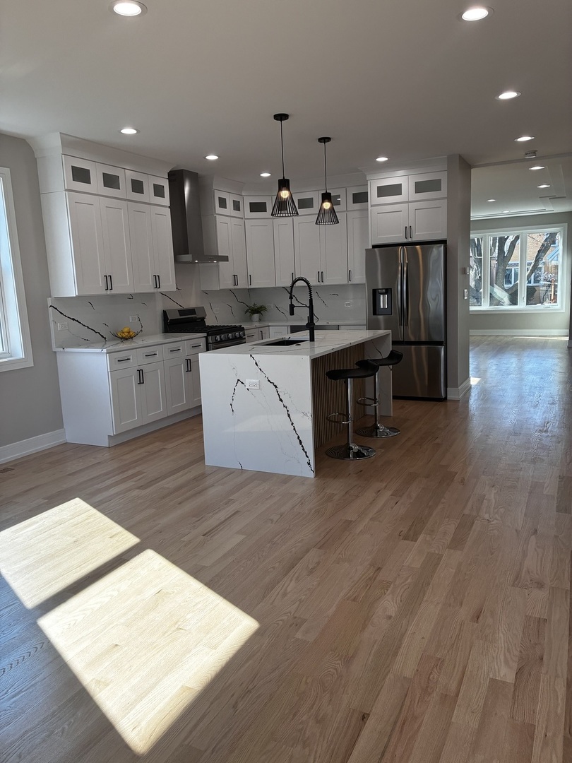 3755 N Odell Avenue, Chicago, IL 60634