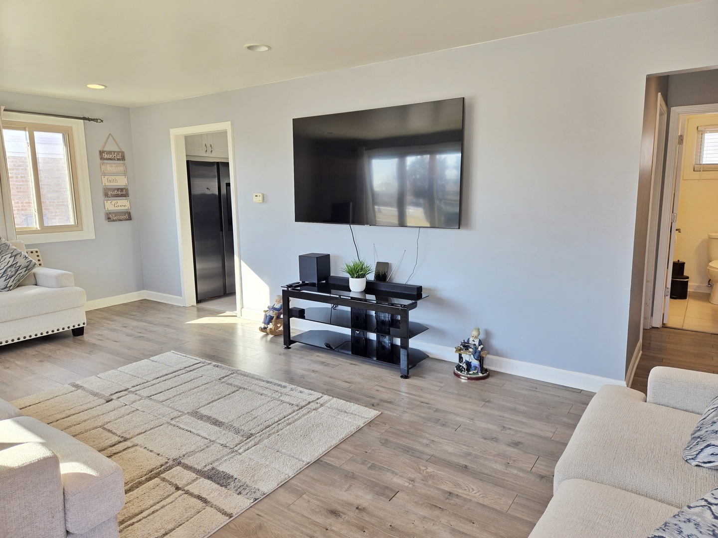 980 W Grant Drive, Des Plaines, IL 60016