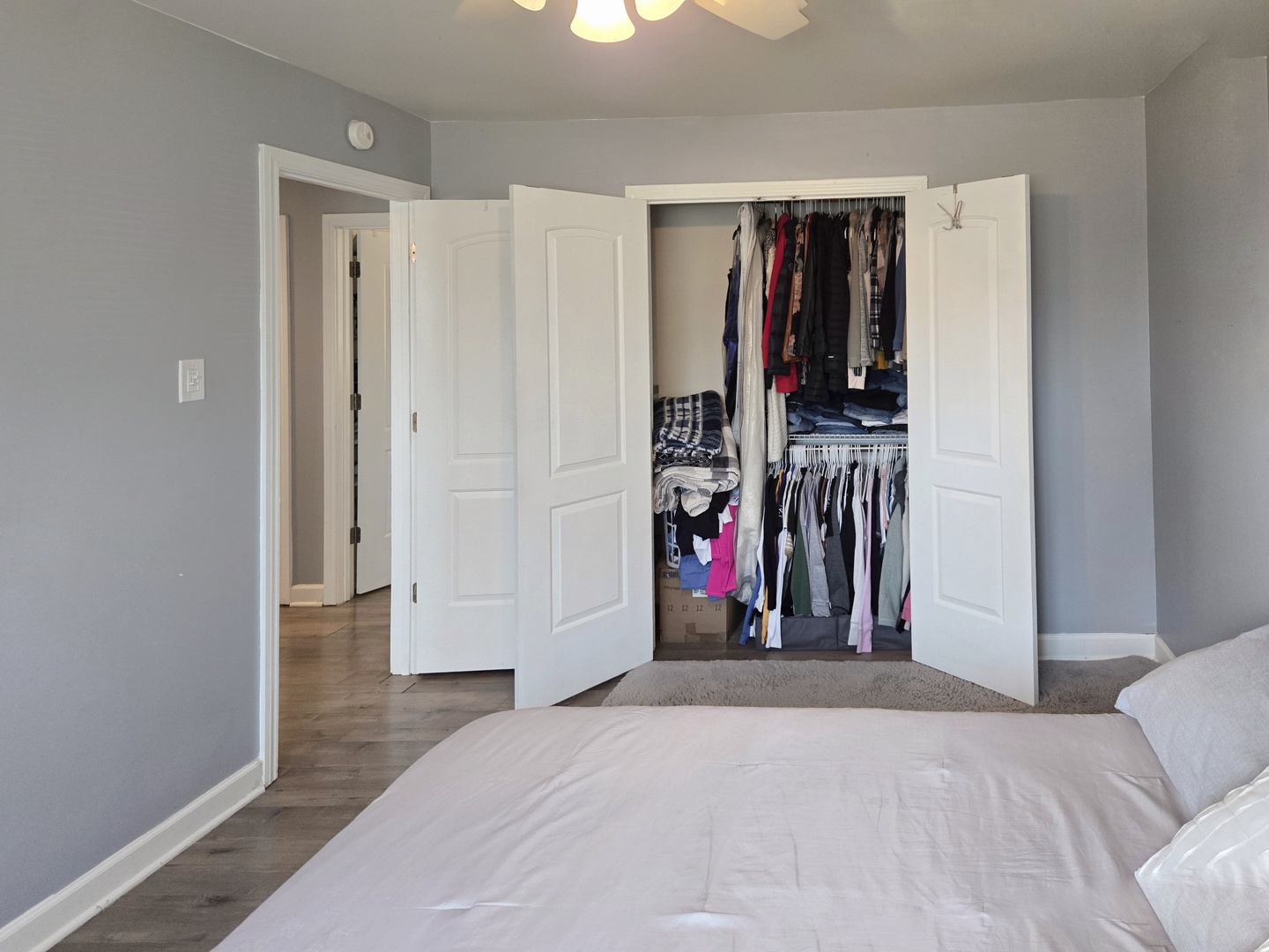 980 W Grant Drive, Des Plaines, IL 60016