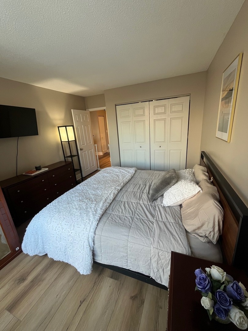 450 W Briar Place #4M, Chicago, IL 60657