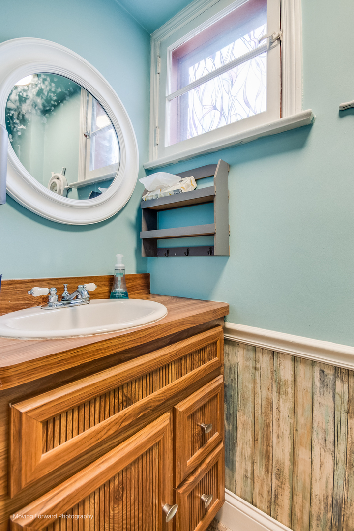 1348 Hull Avenue, Westchester, IL 60154