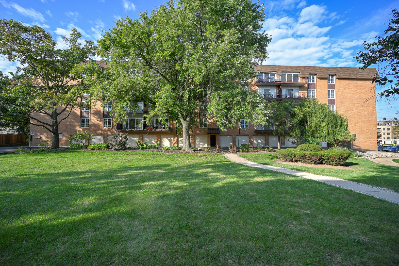 441 N Park Boulevard #5K, Glen Ellyn, IL 60137
