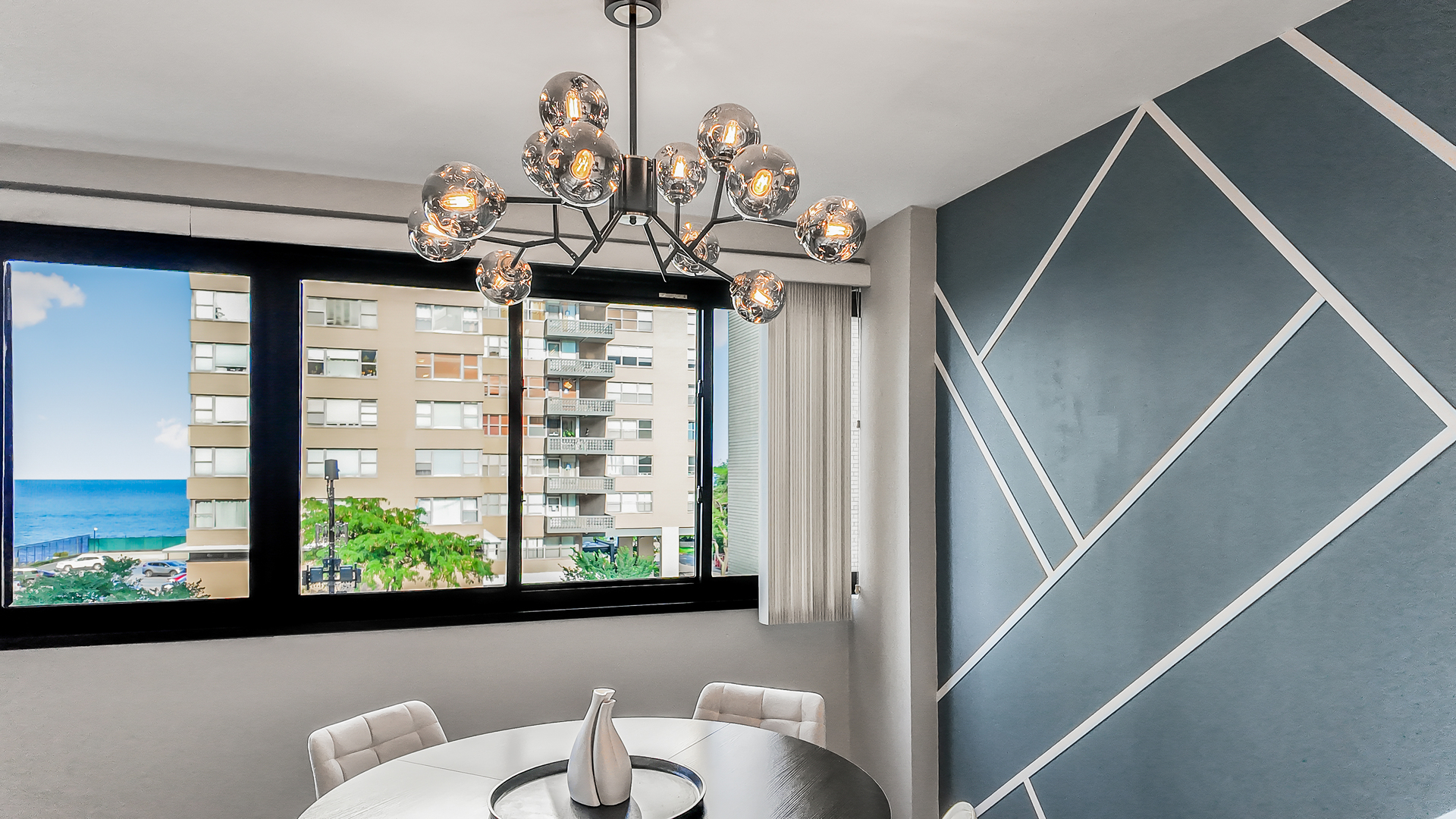 6300 N Sheridan Road #406, Chicago, IL 60660