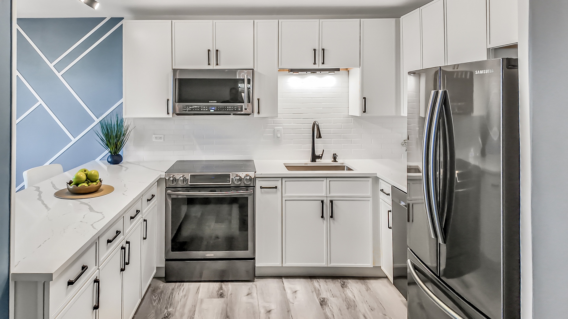 6300 N Sheridan Road #406, Chicago, IL 60660