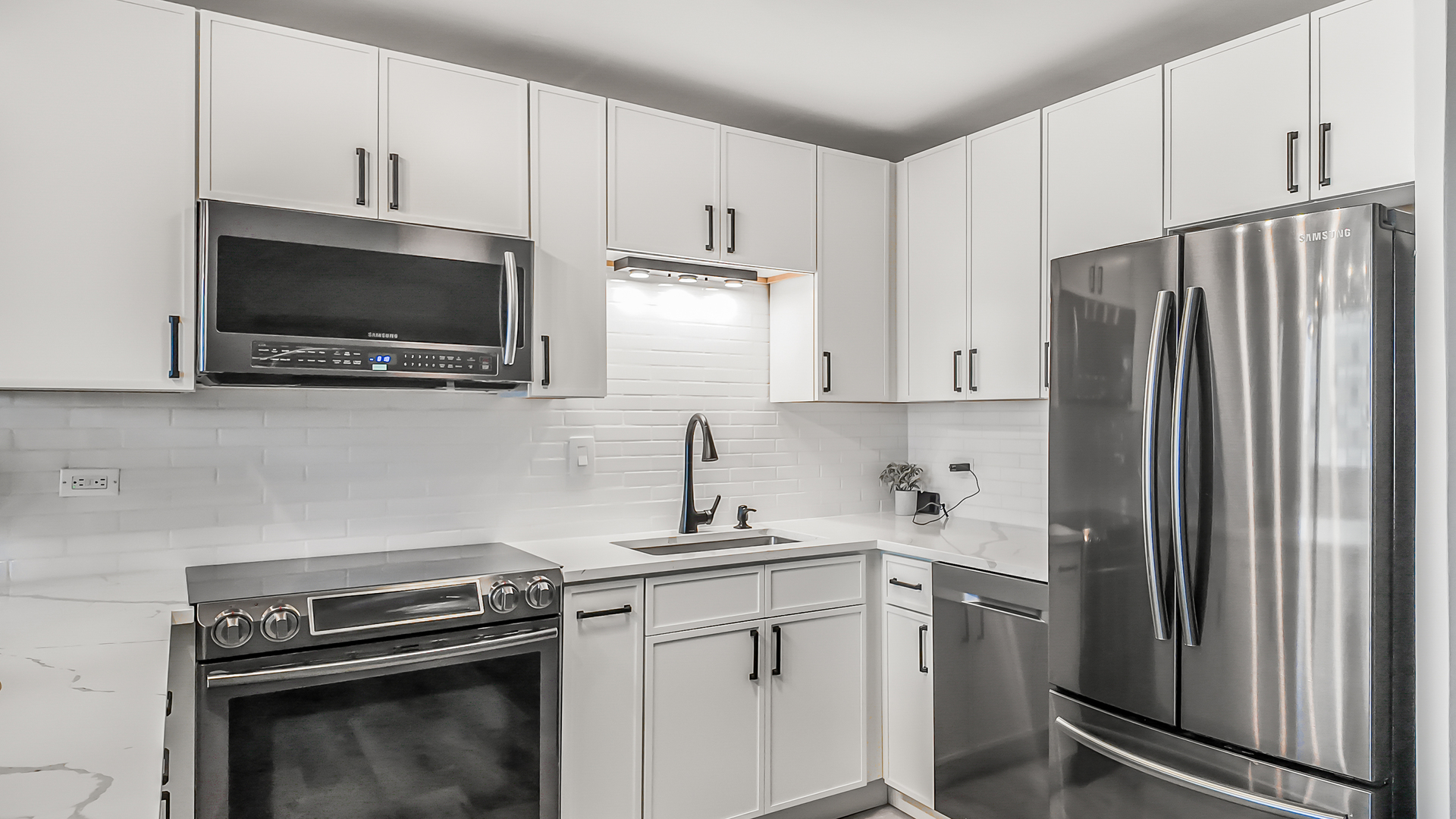 6300 N Sheridan Road #406, Chicago, IL 60660