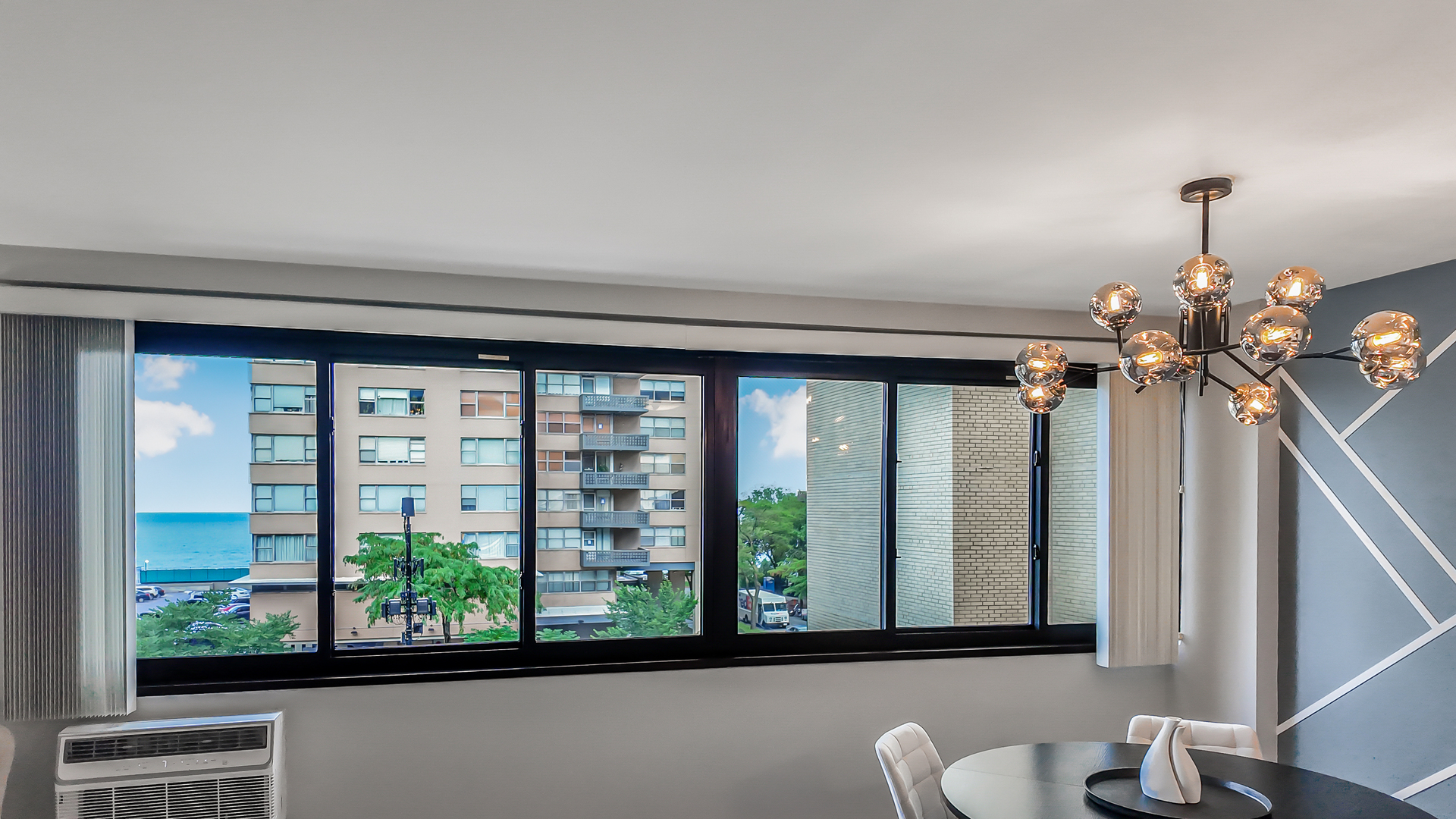 6300 N Sheridan Road #406, Chicago, IL 60660