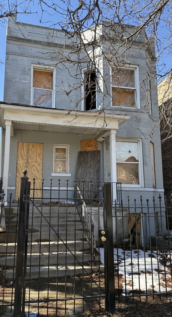 764 S Kenneth Avenue, Chicago, IL 60624