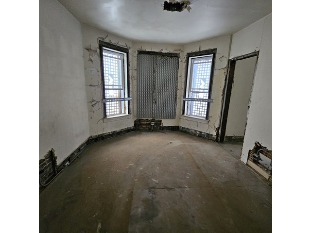 925 S Springfield Avenue, Chicago, IL 60624