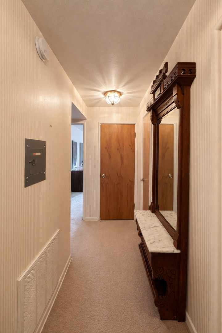 9820 S Pulaski Road #122, Oak Lawn, IL 60453