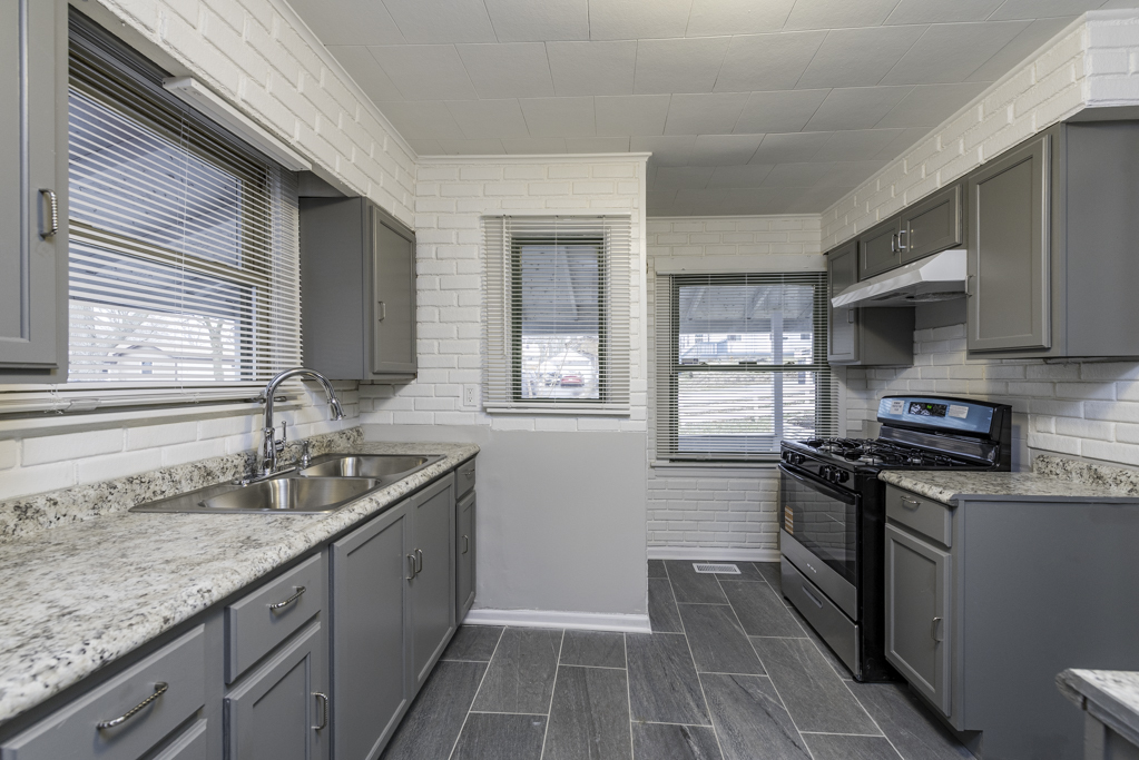 510 Forest Glen Drive, Round Lake Park, IL 60073