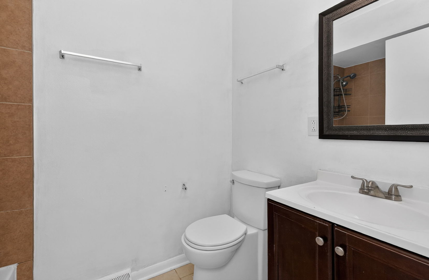 7724 Woodward Avenue, Woodridge, IL 60517