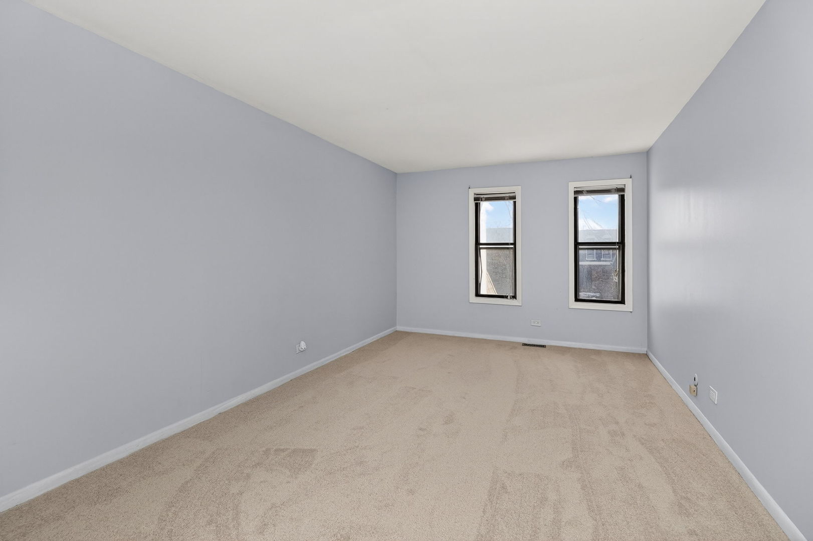 7724 Woodward Avenue, Woodridge, IL 60517