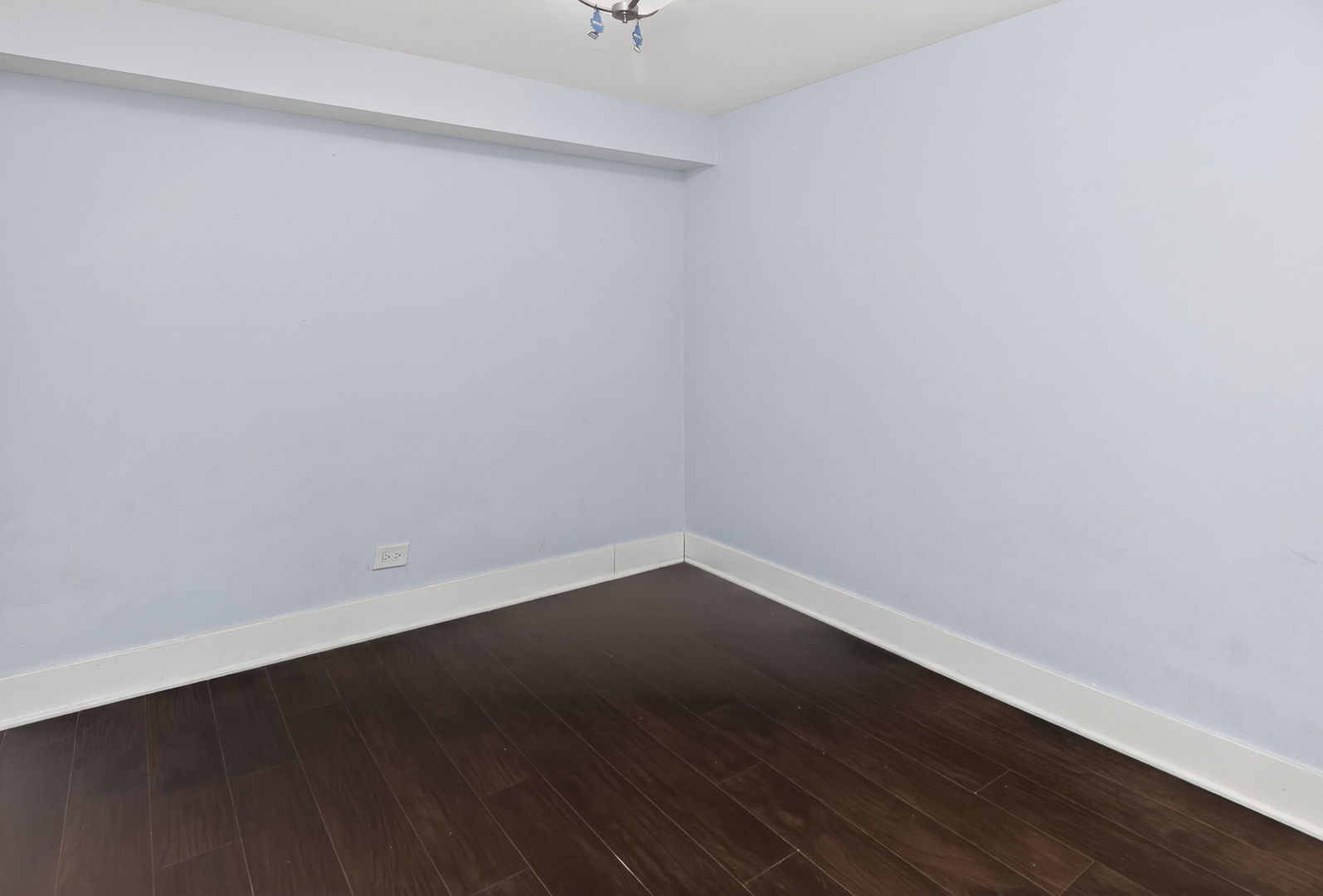 7724 Woodward Avenue, Woodridge, IL 60517