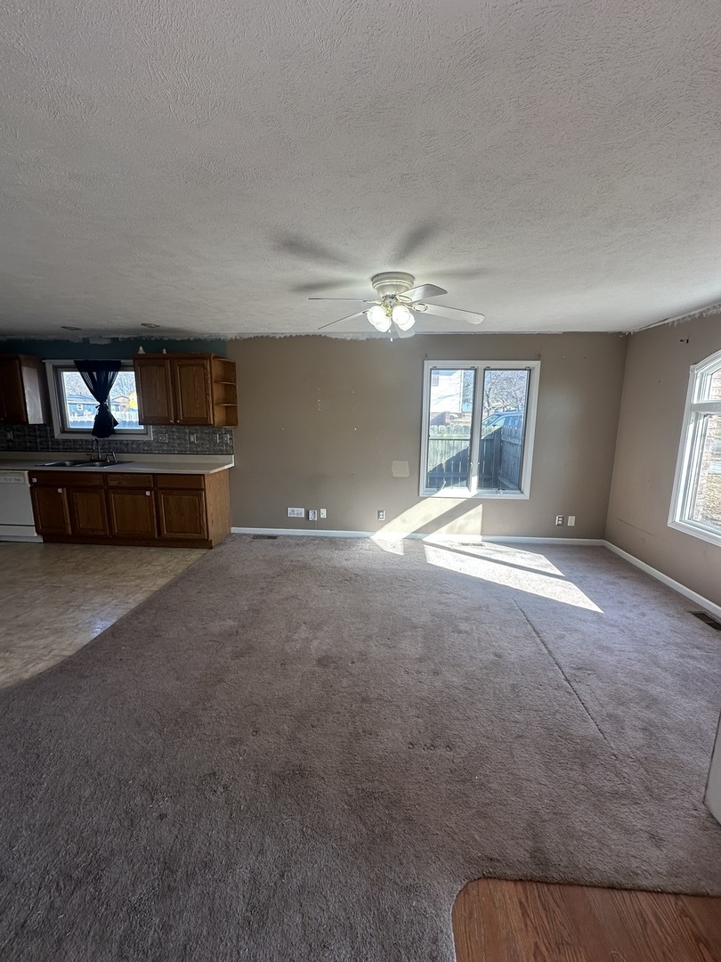 902 E Washington Street, Leroy, IL 61752