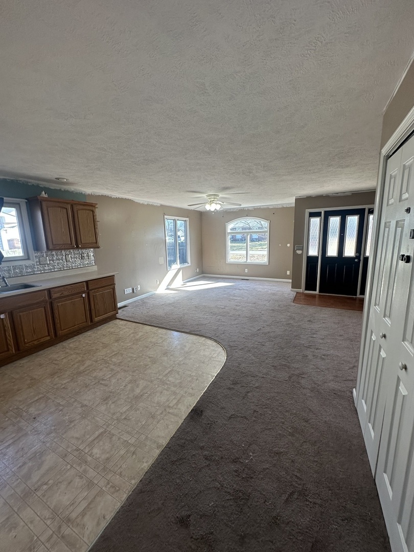 902 E Washington Street, Leroy, IL 61752