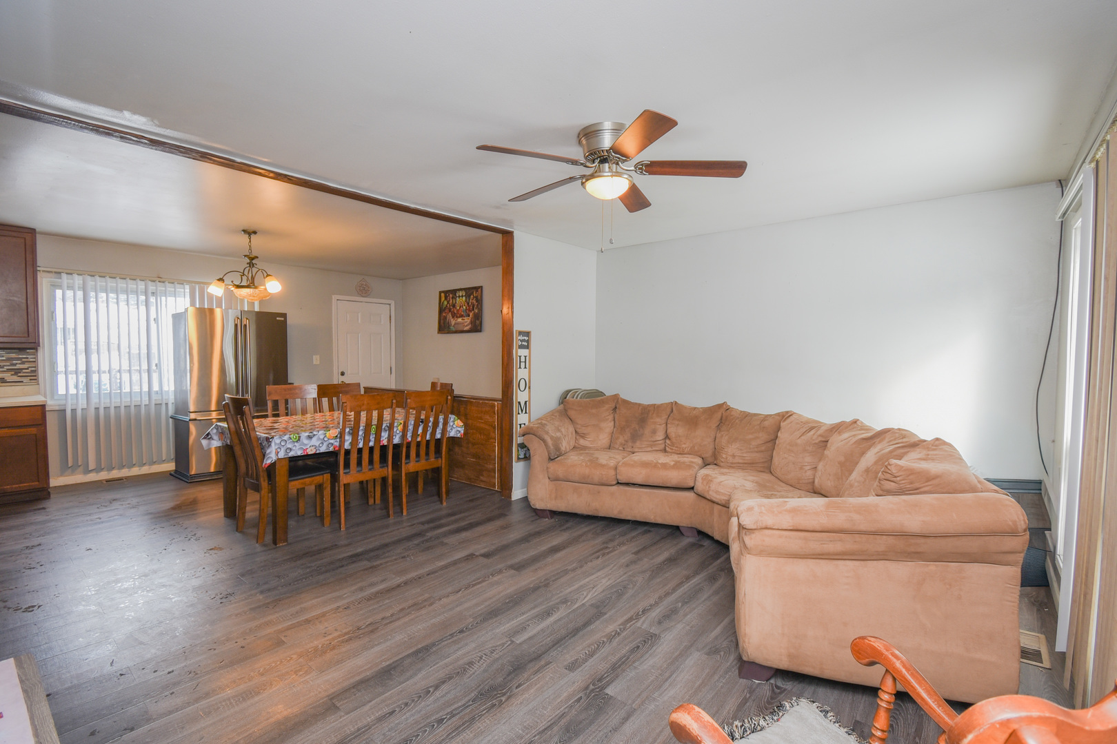 2042 GIDEON Avenue, Zion, IL 60099