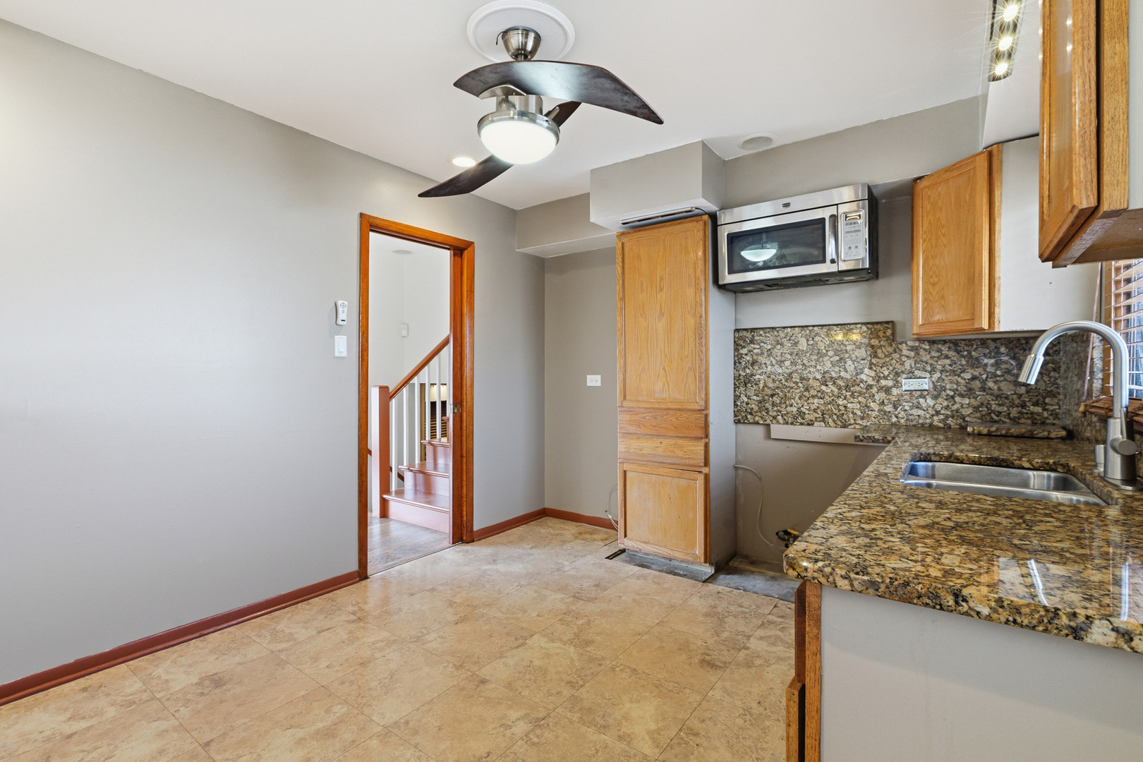 125 MILDRED Lane, Chicago Heights, IL 60411