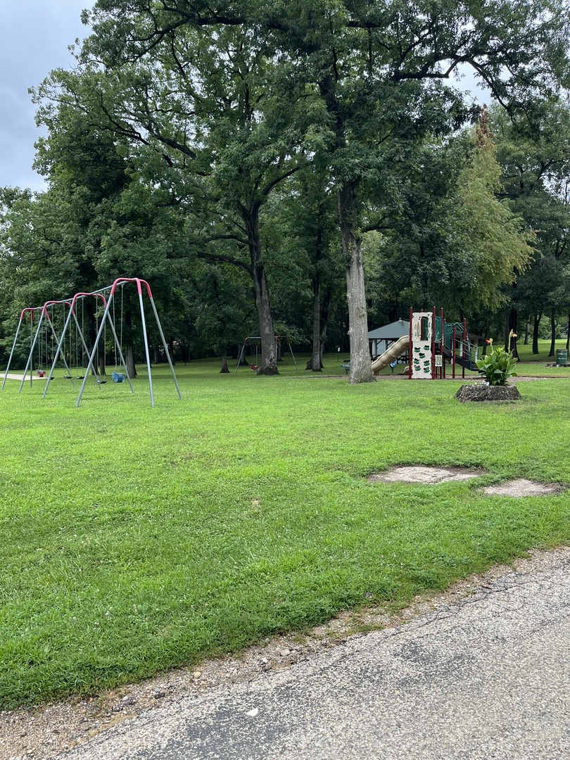 28 Cedar Lane, Putnam, IL 61560