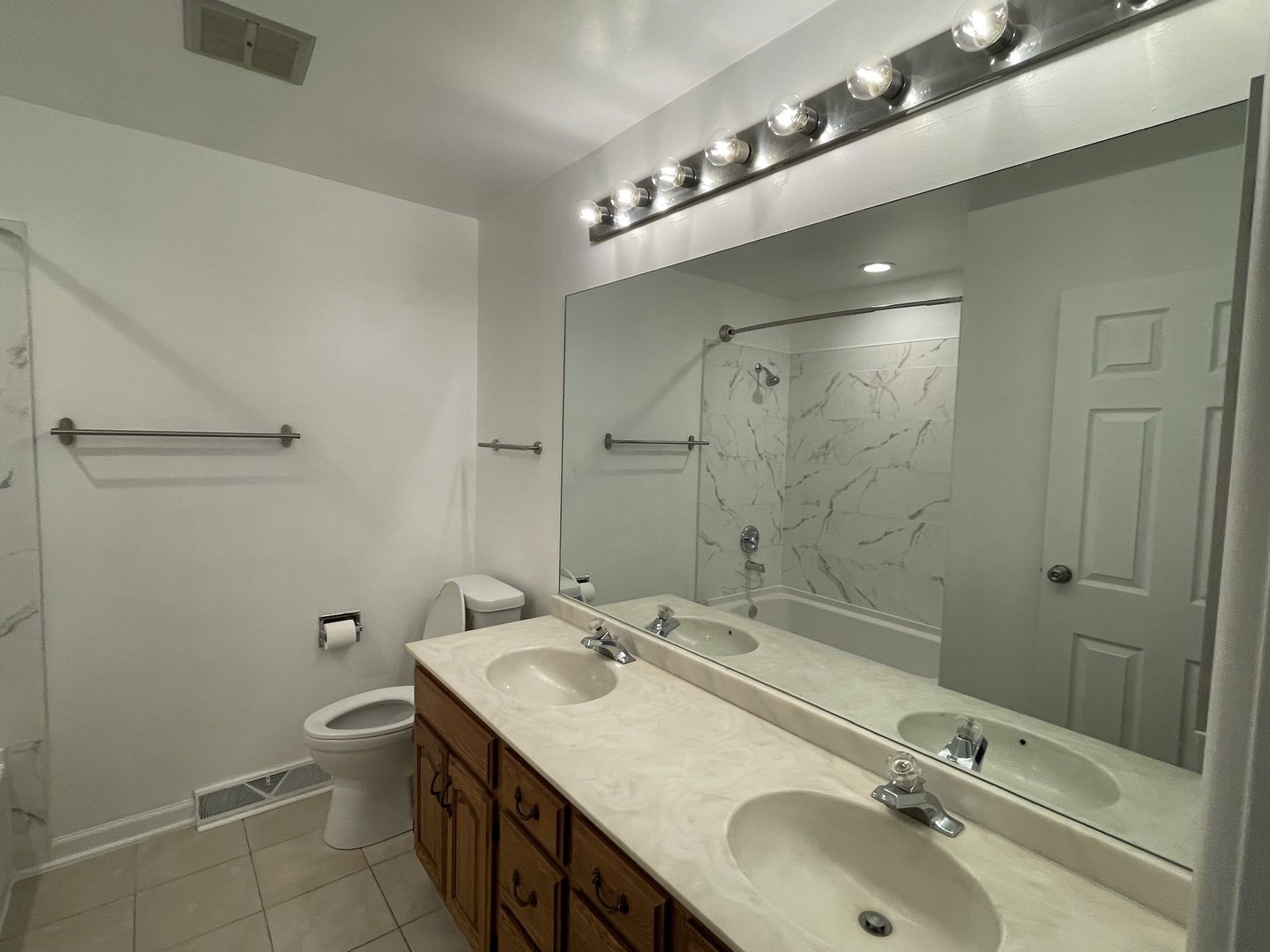 1430 Haise Lane, Elk Grove Village, IL 60007