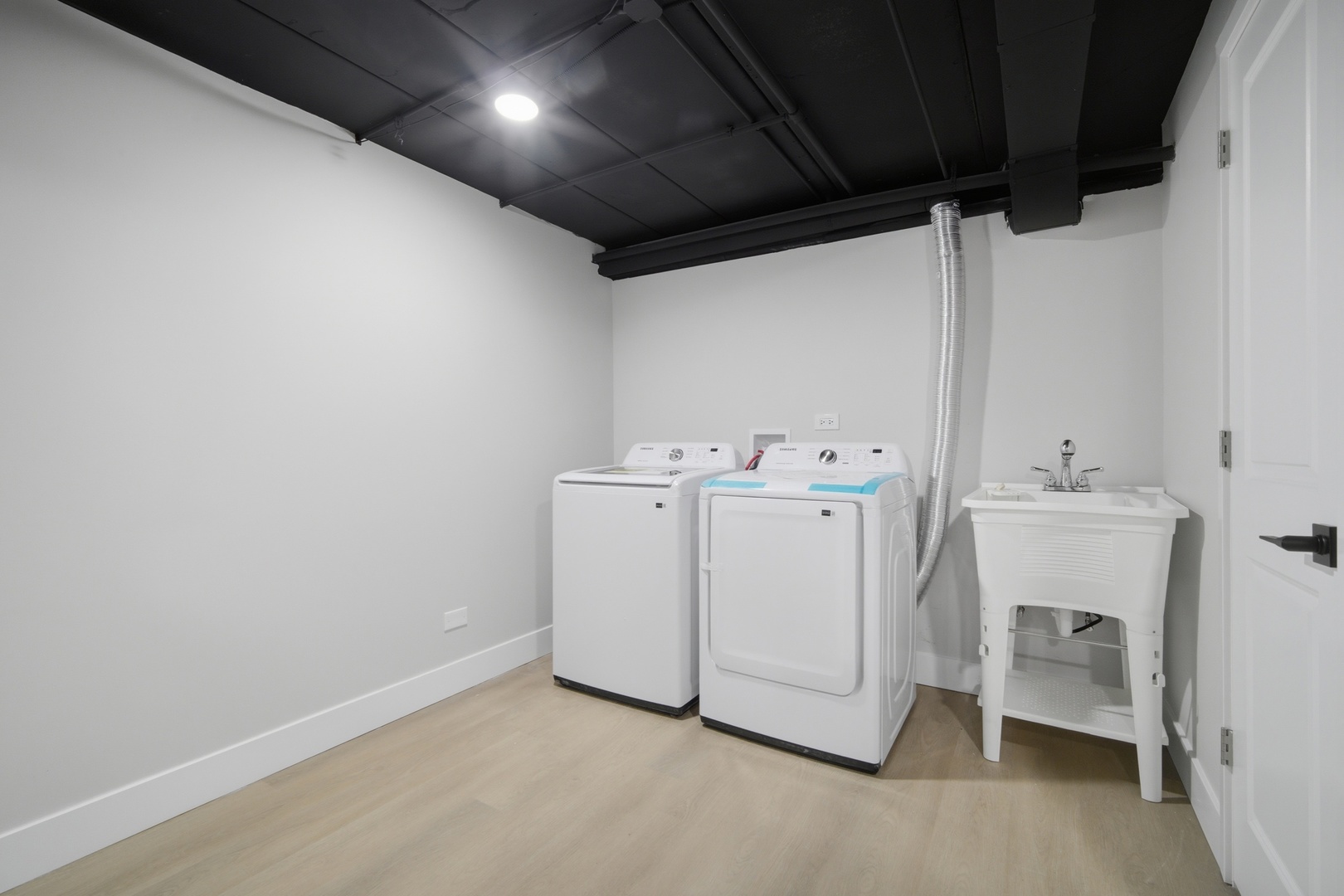 1175 Hunters Lane, Lake Zurich, IL 60047