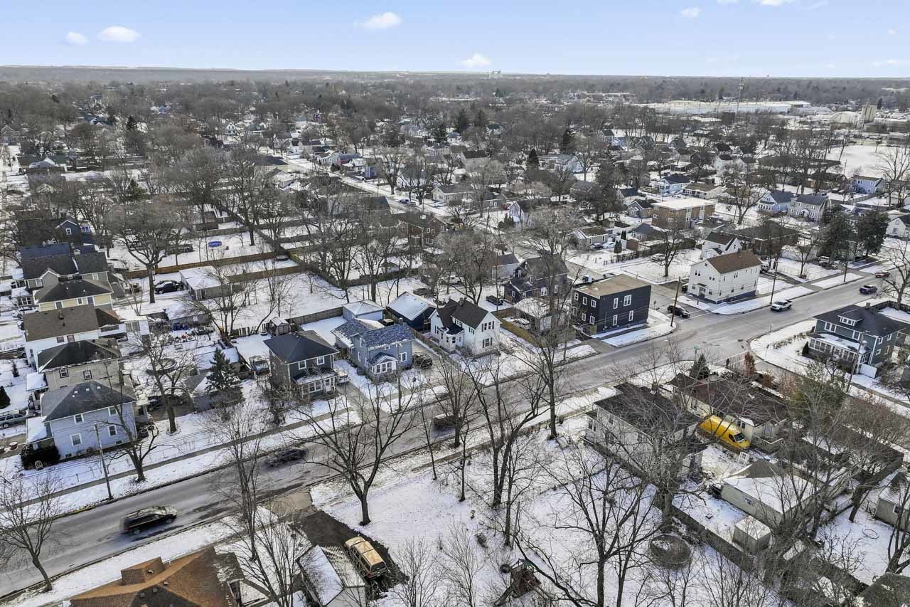 418 W Illinois Avenue, Aurora, IL 60506